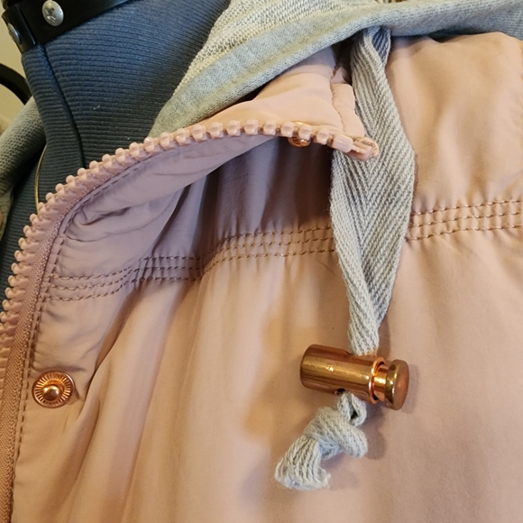 Pink jersey-lined puffer vest with hood, soft and comfy! - M - Picture 3 of 11